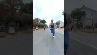 seru seruan pakai sepatu roda di kota tua