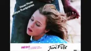 Une vraie jeune fille  (1976) Theme Scene