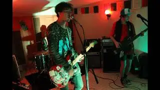 The Colourflies-Diamond Dolls (Alvin and The Chipmunks Cover)