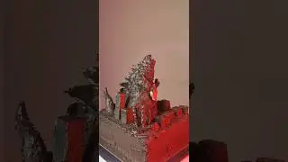Торт для девушки #годзилла #cakedesign #шоколад