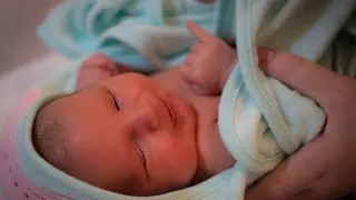 1º Primeiro banho da Manuela em casa.