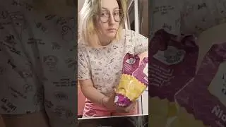 Пробую чипсы со вкусом 'селедка под шубой' 😱😝