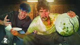 SE ESTÁ TRANSFORMANDO EN ZOMBIE (Se vuelve loco)