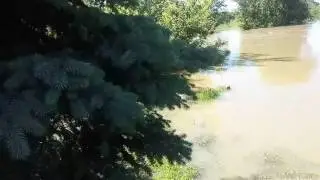 Ставропьский край Петровский район ,г.Светлоград ))река бушует
