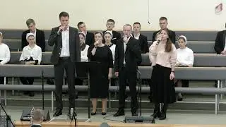 Свеча горит, в своем горенье тает...