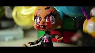 Dolls - (Canon 5DMkII-EF50mm/f2.5 MACRO-MagicLantern HighBitrate)