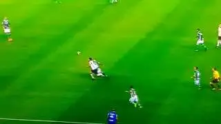 VÍDEO: KAZIM APLICA LINDO CHAPÉU EM FELIPE MELO