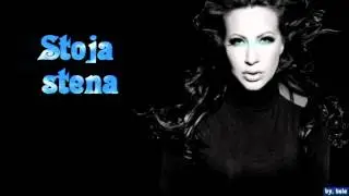 Stoja // stena