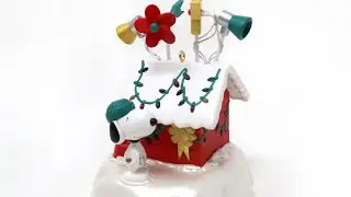 Snoopy, The World Famous Christmas Decorator - Hallmark Ornament | CollectPeanuts.com