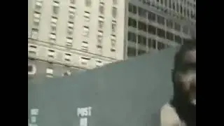 2Pac Freestyling while walking down the street of New York 💟