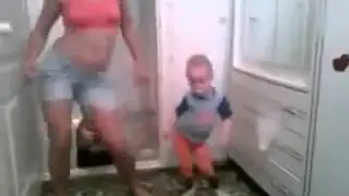 Танец мамы и малыша