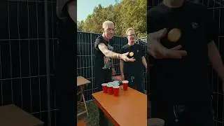 Bier Pong mit H.P. Baxxter 👌🏻💥 #festival #ontour #techno