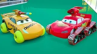 Aprende formas con coches mcqueen usando ruedas de frutas, aprende colores con automóviles