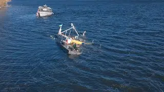 Разумовка затонувшая баржа. Вид с высоты