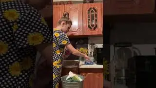 Разливаю молоко 🥛