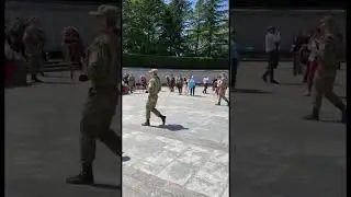Смена караула у вечного огня в Сочи