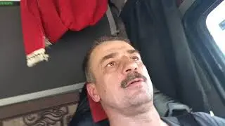 Коренные жители едут на малую родину. пробки наглые обочечнеки  проехал Ярославль .Кострому. Киров.