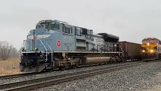 KCS Manifest meets empty UP Coal train with UP 1982 at Eve, MO