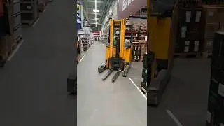 Техника безопасности в торговом центре METRO CASH & CARRY в Москве 11 апреля