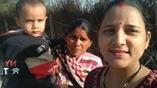 मम्मी के साथ खेतों की घुमाई ।।Pahadi Lifestyle Vlog।। Uttarakhandi lifestyle।। Poojamehranegi
