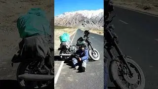 #ladakh #roadtrip #jawa42 #mountains