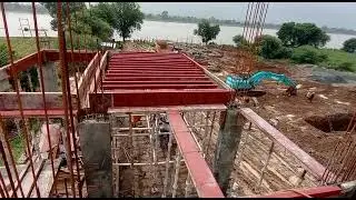 slab stuttering in progress.practical knowledge. civil site knowledge