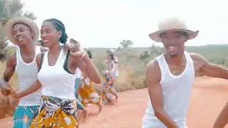 Nina de MAJUNGA - OA TIAKO (Clip Officiel)