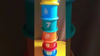 build up a pyramid cups color 