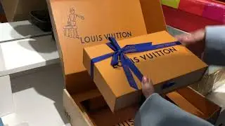 Unboxing Louis Vuitton Sarah Wallet Reverse Monogram & What fits in? #louisvuitton #unboxing