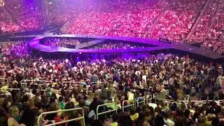 Carrie Underwood - (Cry Pretty Tour 360)