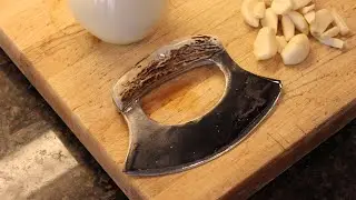 Forging an Alaskan Ulu from leaf spring - knife making
