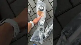 Один болт остановил весь ремонт нашего Mercedes… 😩🔩