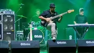 Bass Solo Improvisation - Moisés Bass