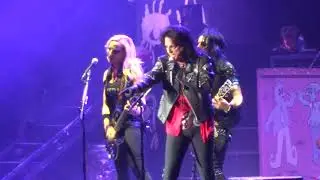 Alice Cooper - 'Poison w/ Nita Strauss guitar solo'