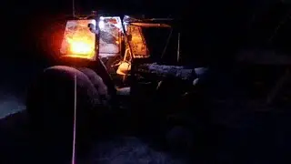 Pimeää touhua traktorin kanssa