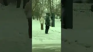 Прибило братишек