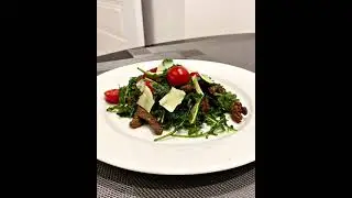 Теплый салат с рукколой