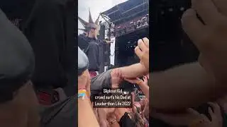 Slipknot Kid crowd surfs his dad 🤘