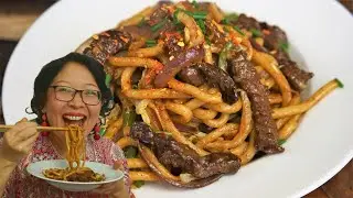 Nouilles udon sautées au bœuf – un plat délicieux à réaliser avec ce que vous avez sous la main