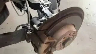 2010-2014 VW Tiguan Замена задних тормозных накладок!!! Rear brake pads  replacement