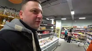 Пятёрочка открылась во Владивостоке. Прогулялись по ул Русская. Помог с парковкой самокатов.