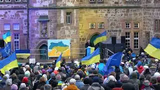 Kundgebung am Marburger Marktplatz zum Jahrestag des russischen Angriffskriegs auf die Ukraine (1)