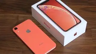 iPhone XR in (coral) unboxing and setup