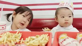 Joey The Employee Works at In-N-Out