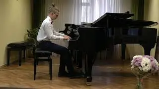 Вариации на тему Паганини, обработка Н. Выгодского. Исп. Дмитрий Усеинов