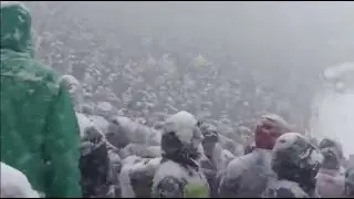 Apocalipse nos EUA! ⚠️ Carros e casas desaparecem! Terrível tempestade de neve atinge Nova York