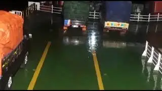 mobil Oleng sama Ombak tadi subuh di pelabuhan merak