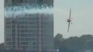 Уникално пилотиране на самолет! (Unique flying an airplane!)