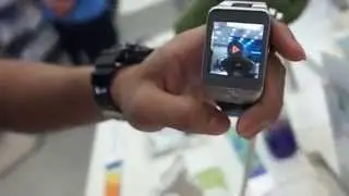Wearable watch - クアラルンプールの電気街 -