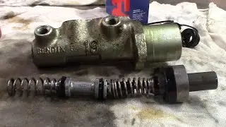 Master cylinder brake re-seal  Remise en état d'un maitre cylindre.